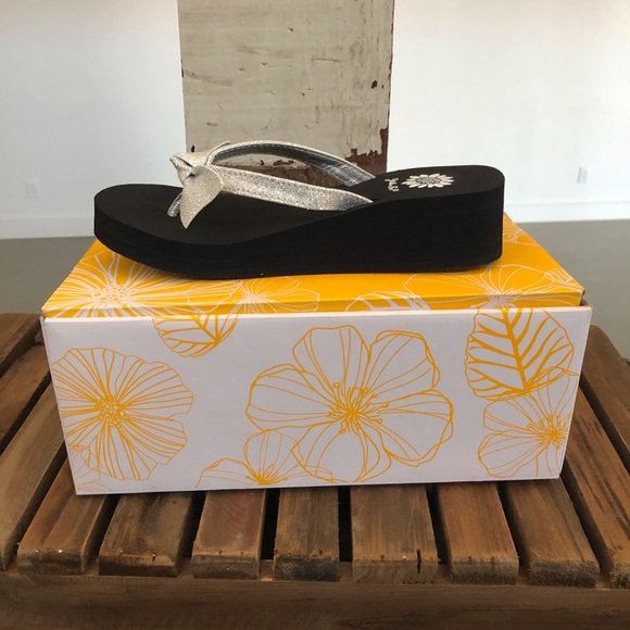 Yellow Box Sandals - Picture 3 of 3
